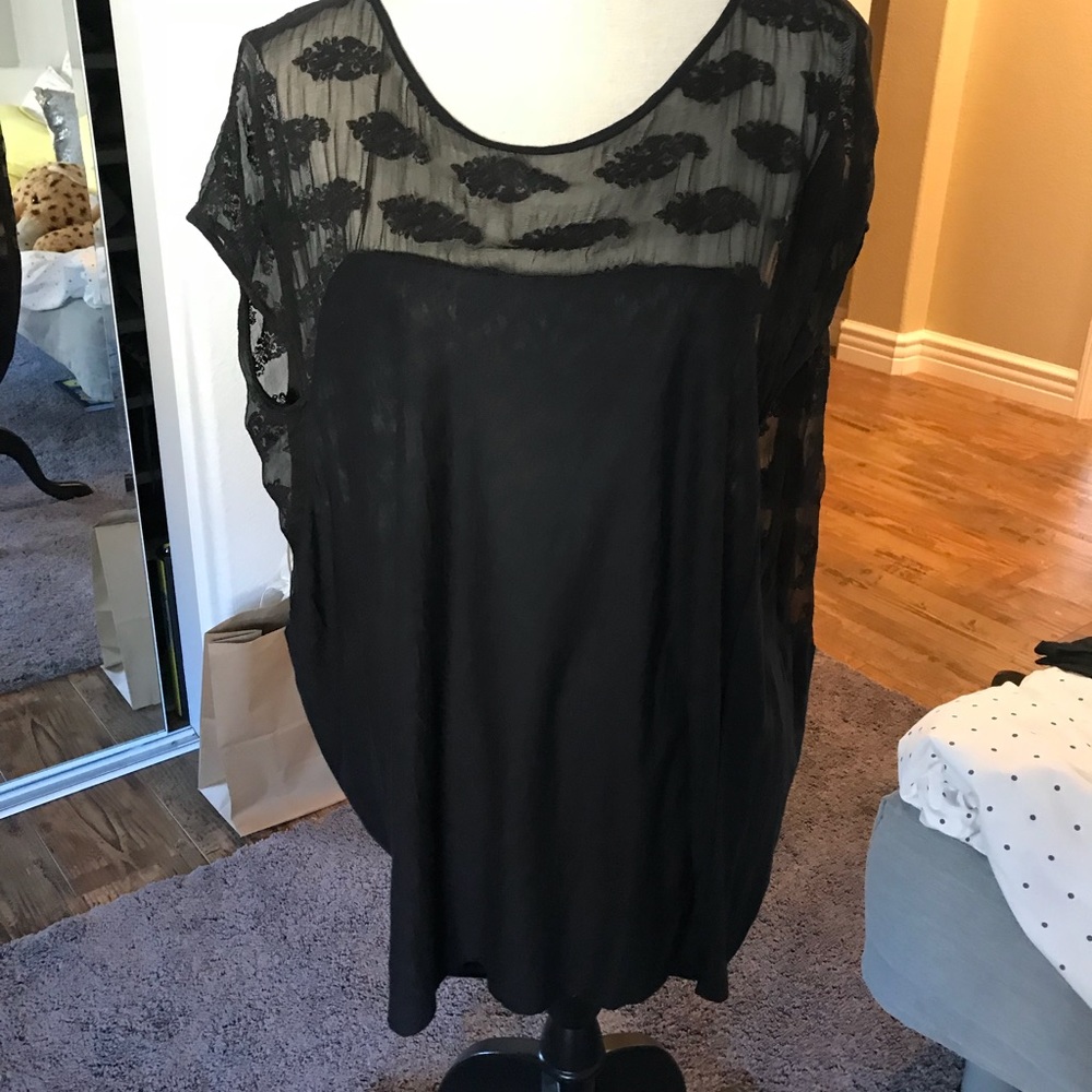 Flowered see through back tee shirt